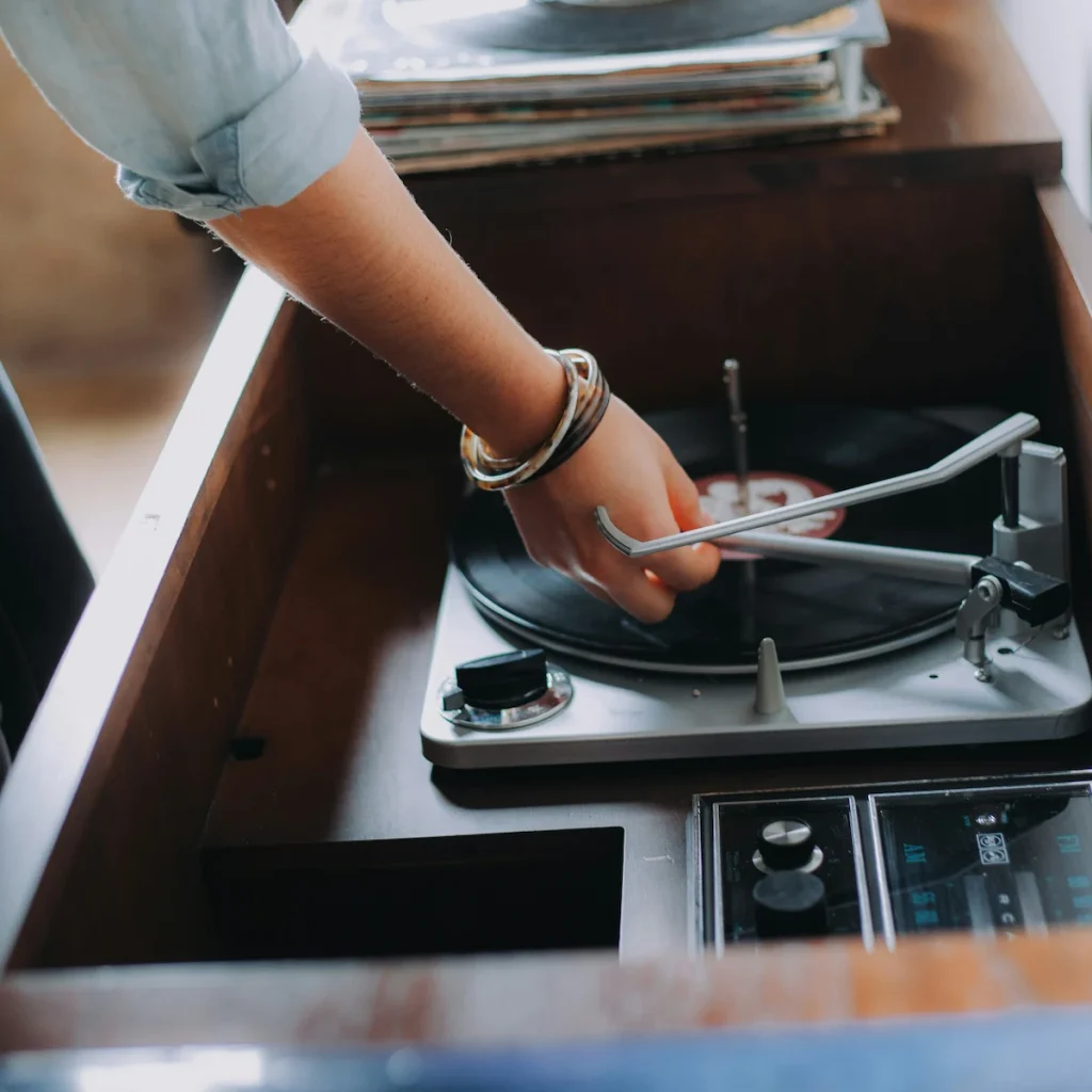 how vinyl records work